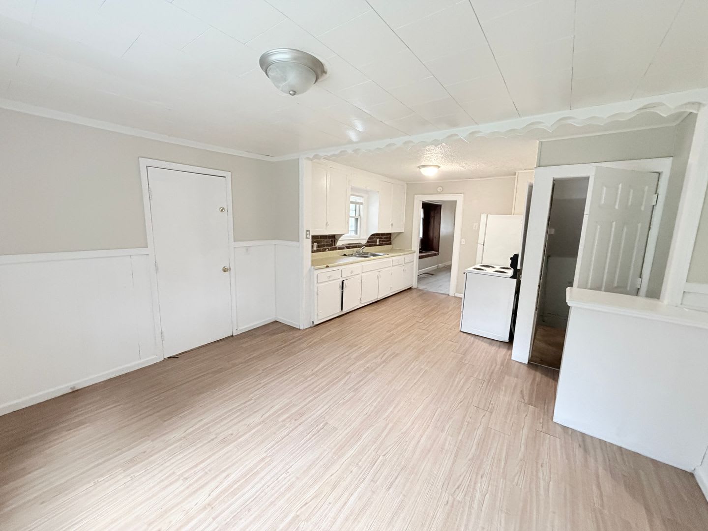 2837 N 42nd St – photo 5