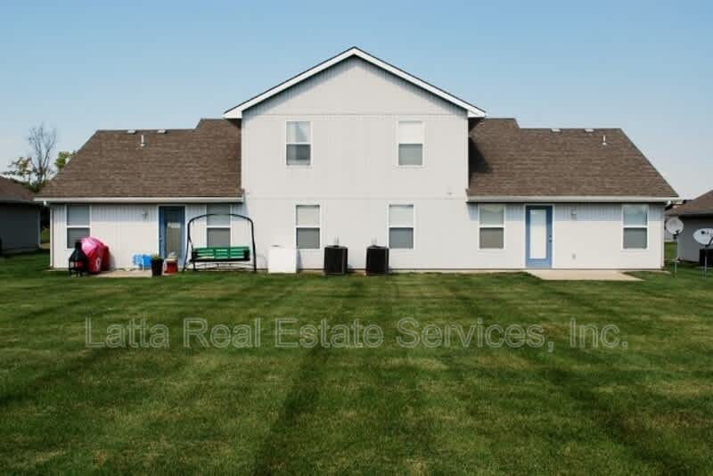 1101 NW Willow Dr – photo 2