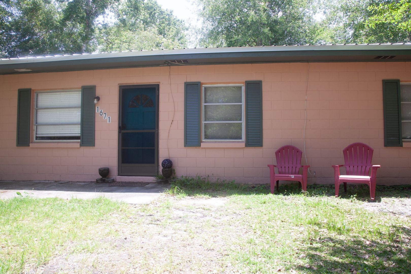 **Move-In Ready 3BR/1BA Block Home with Fully Renovated Bathroom** – photo 3