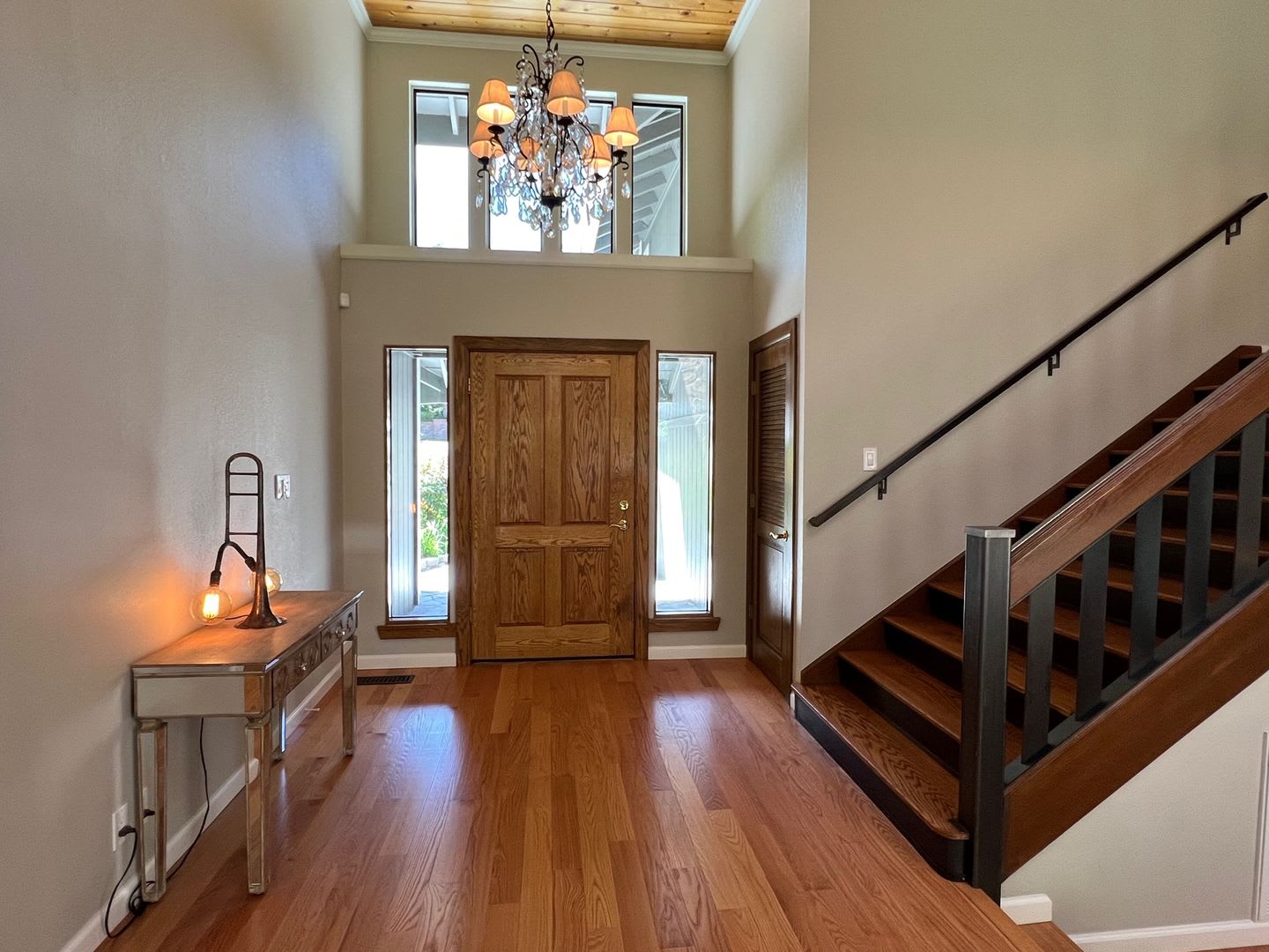 Gorgeous Lakeridge Shores Home Available Now – photo 5