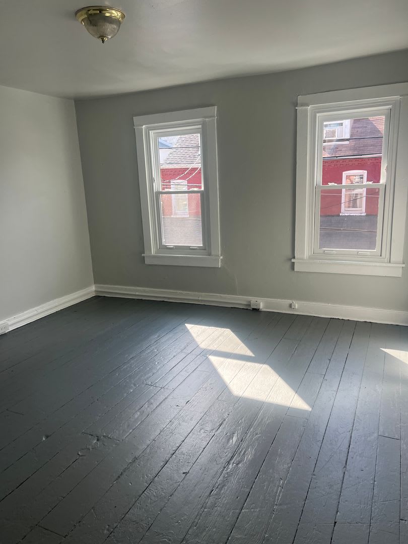 Cute 3Bed 1 Bath Old City Lancaster Home – photo 4