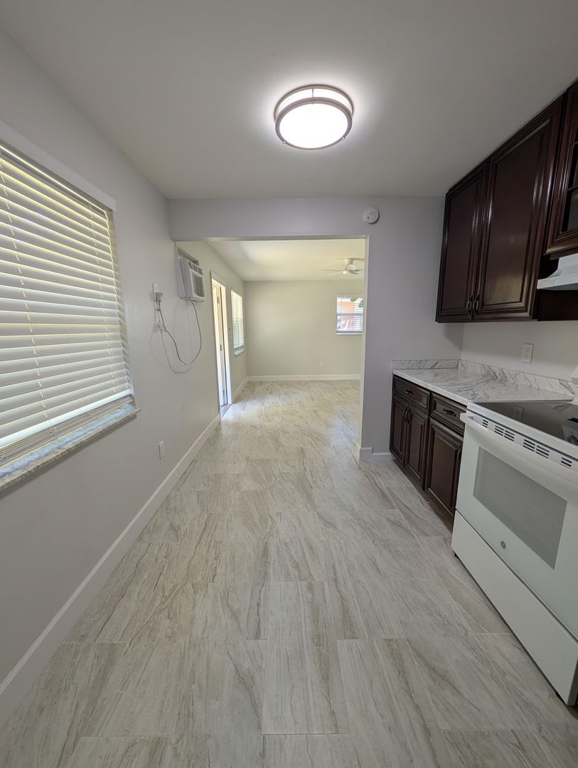 Beautifully renovated 2/1 Apt in Palm Springs, ready to move in! – photo 5
