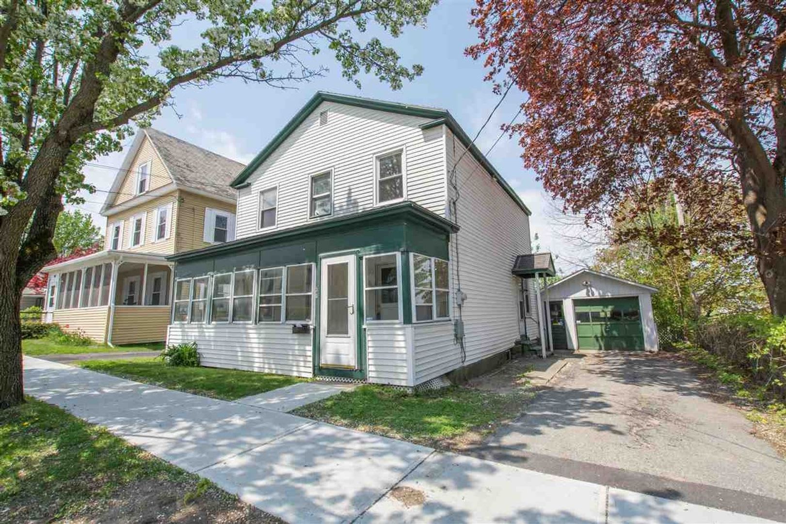 4 Bed Farmhouse Minutes From Uvm Campus 30 Chase St – photo 1