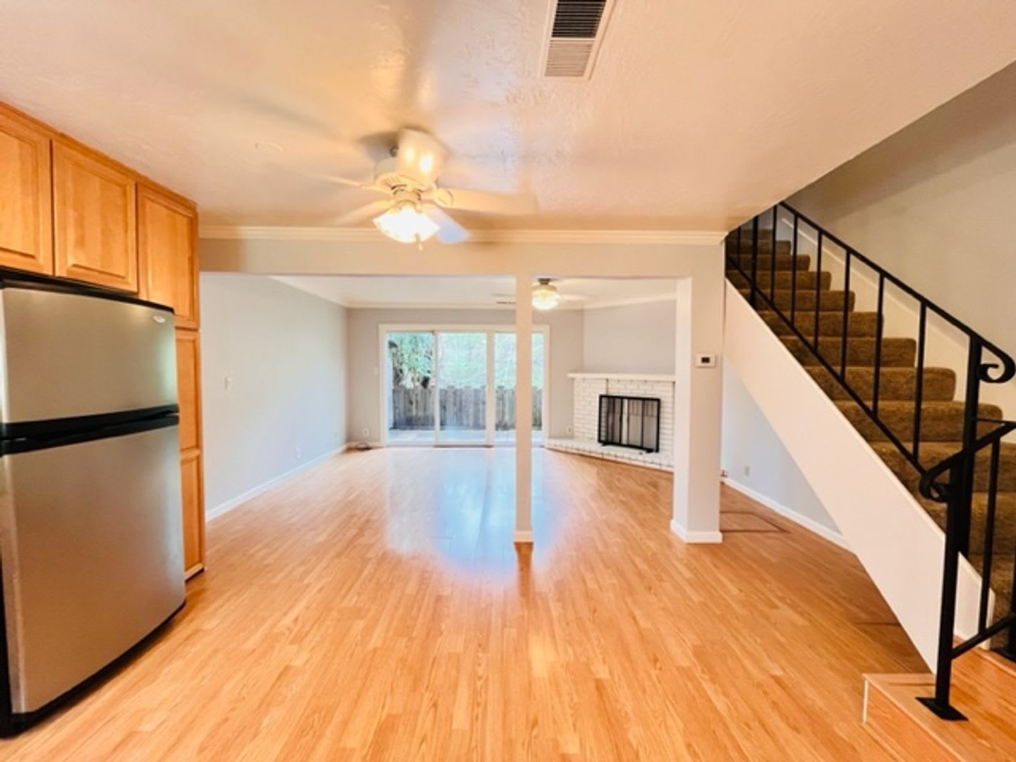 Charming 2BD/1.5BA, Two-Story Townhouse in West Side Danville, Near Downtown- Available NOW! – photo 4