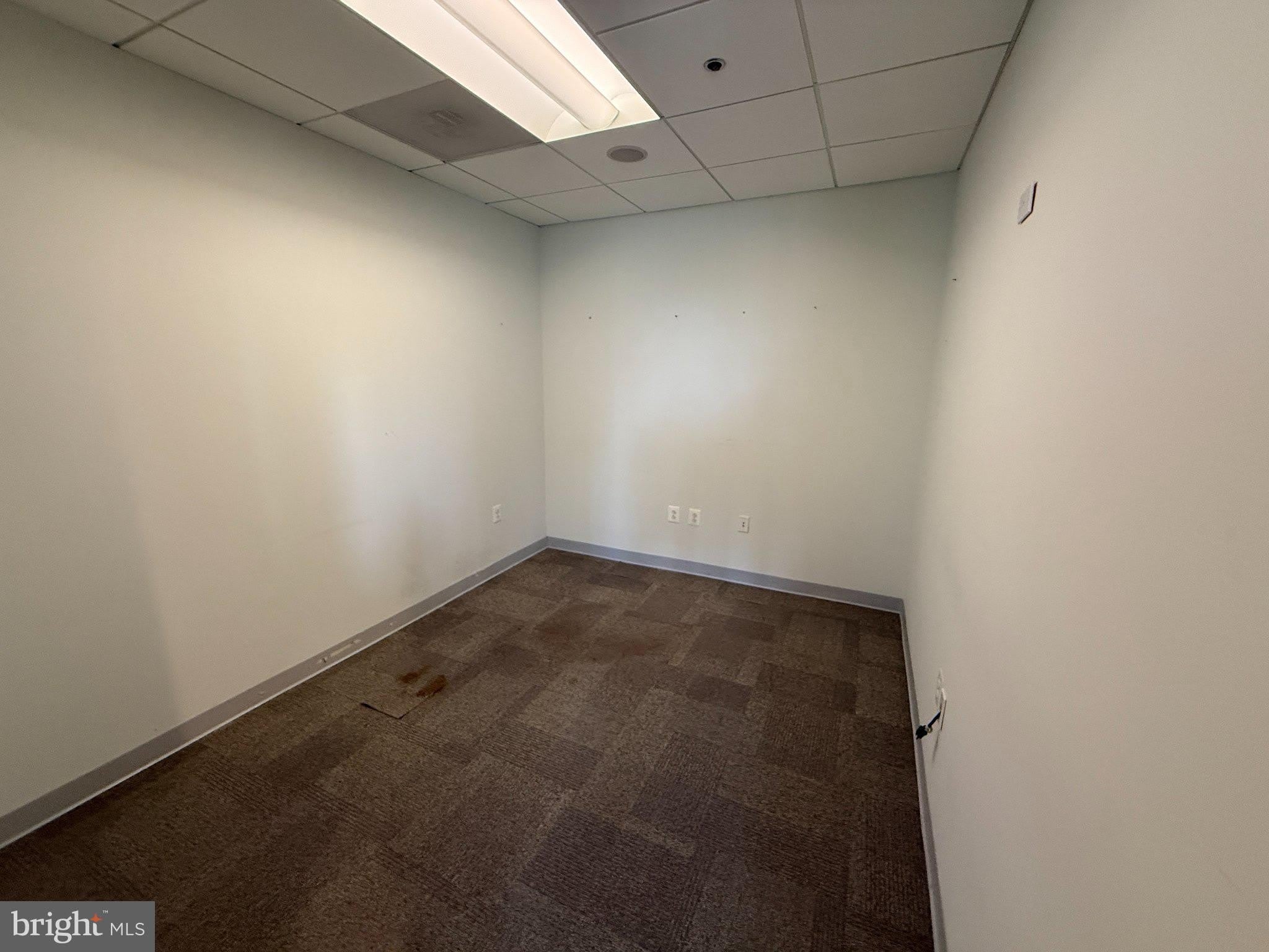8462 VIRGINIA MEADOWS Drive – photo 5
