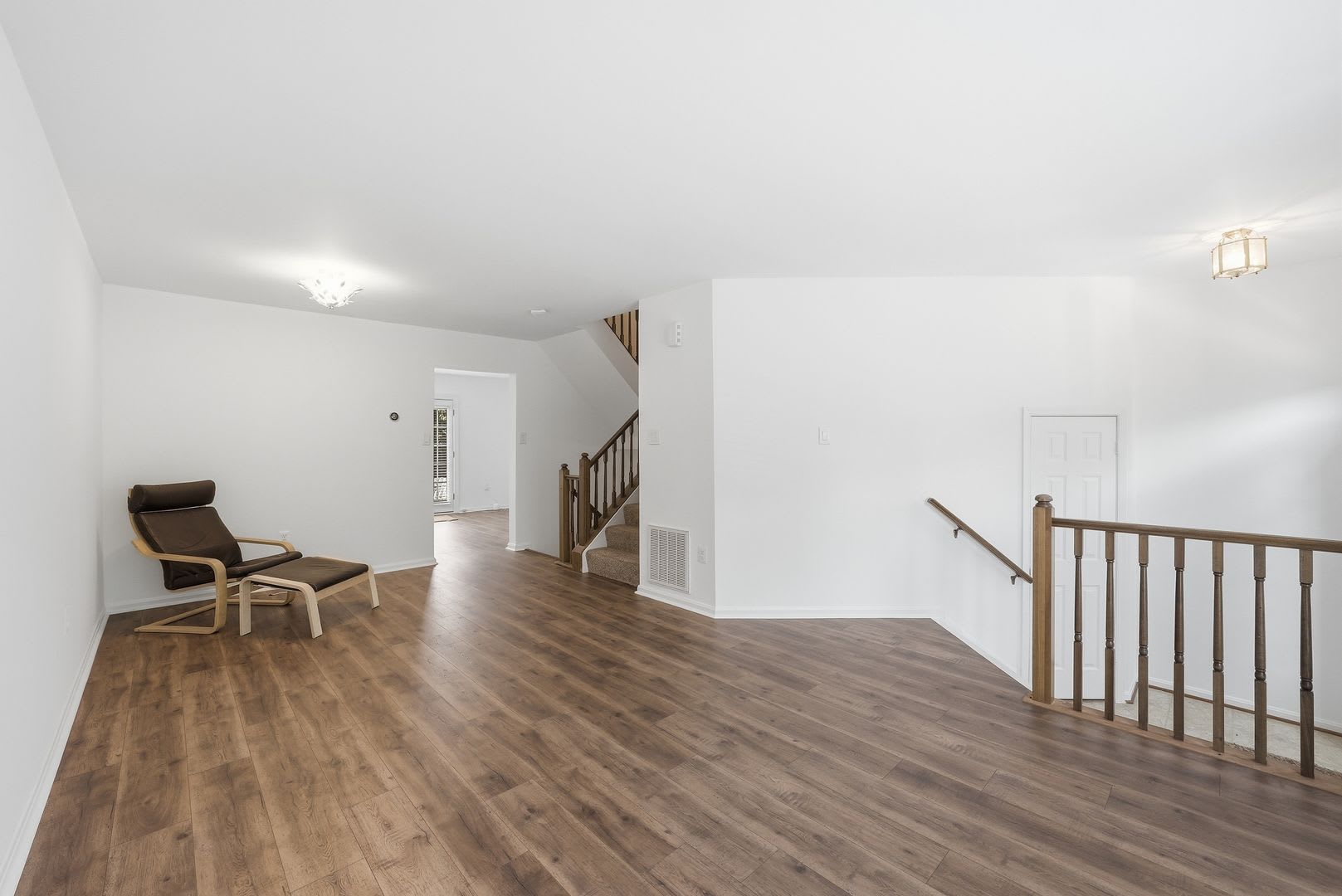 Spacious 3BR Townhome with Garage, Loft & Walkout Basement – Available for Immediate Occupancy! – photo 2