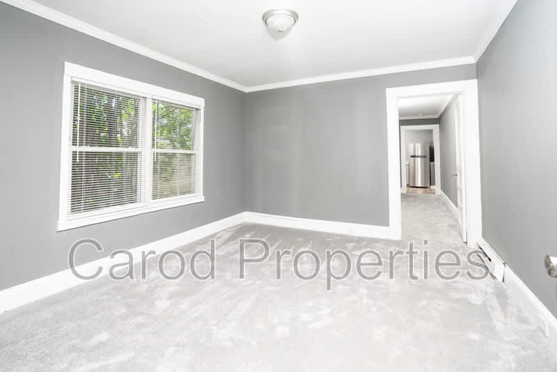 136 Powder St – photo 4