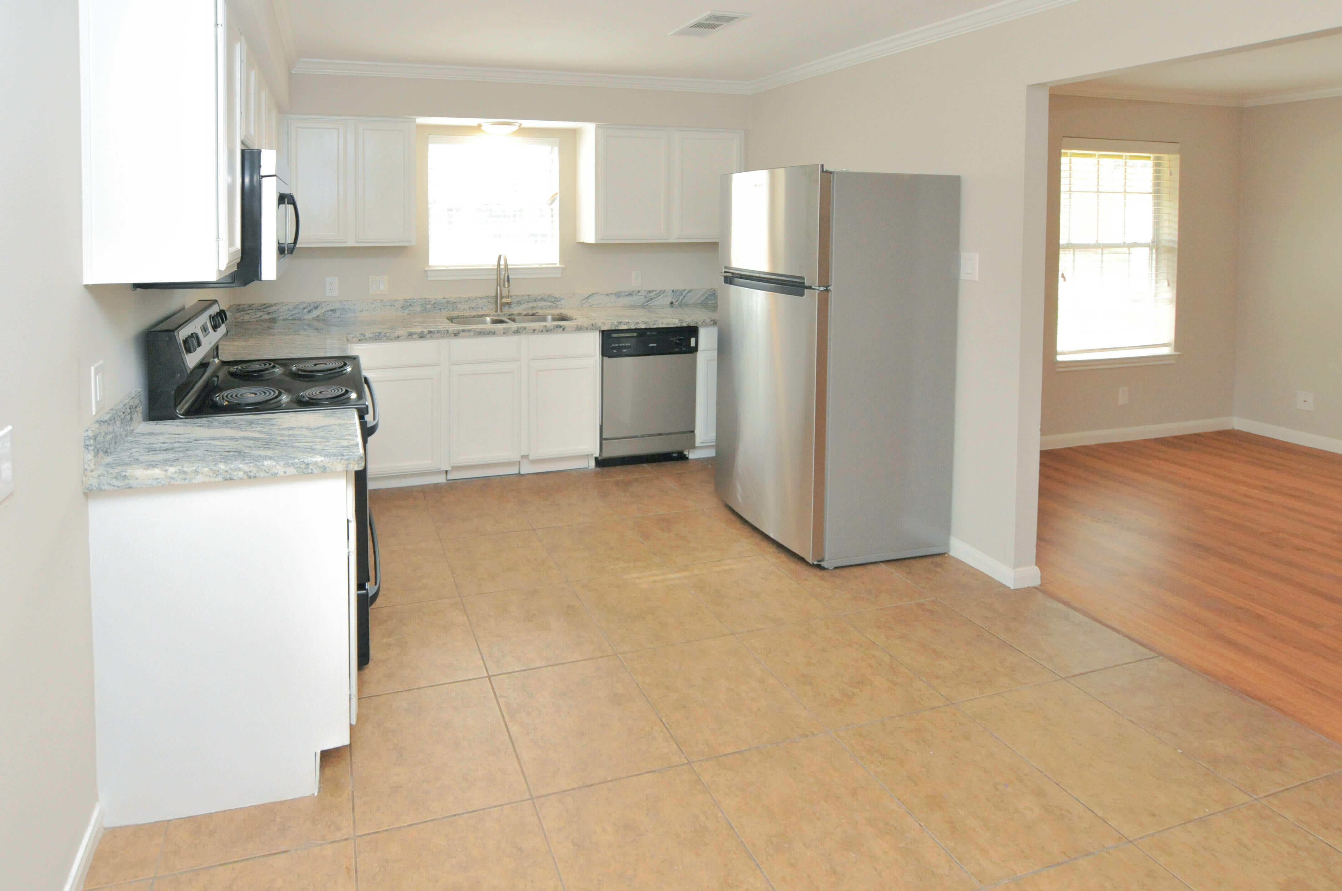 2100 Southwood Drive – photo 5