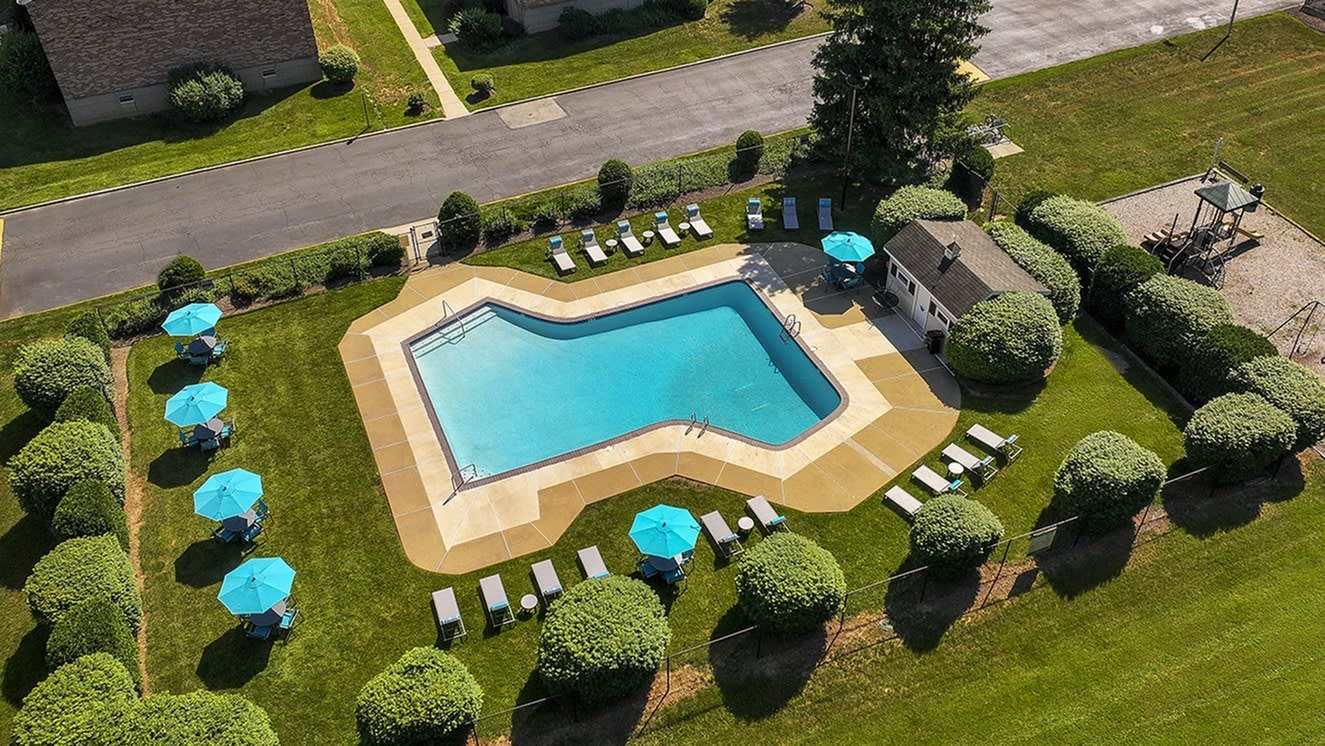 Village Green Apartments – photo 3