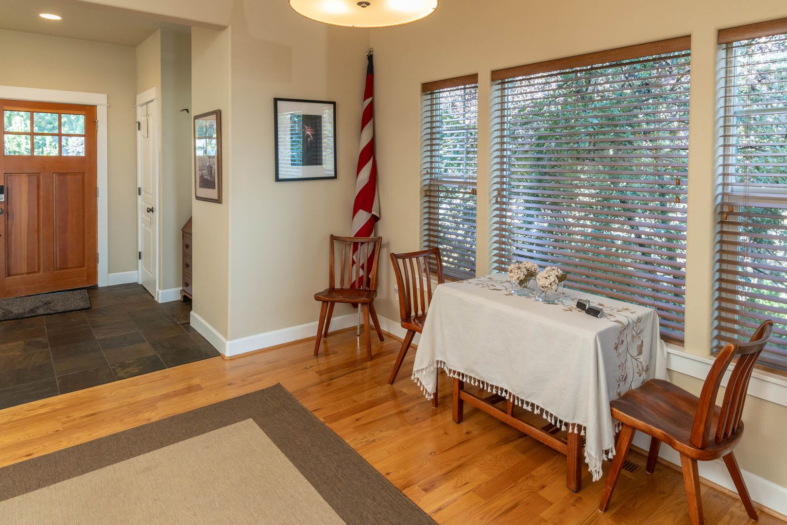 Incredible location for this 30-day minimum stay Redmond two-bedroom + high level office home. Located i – photo 2