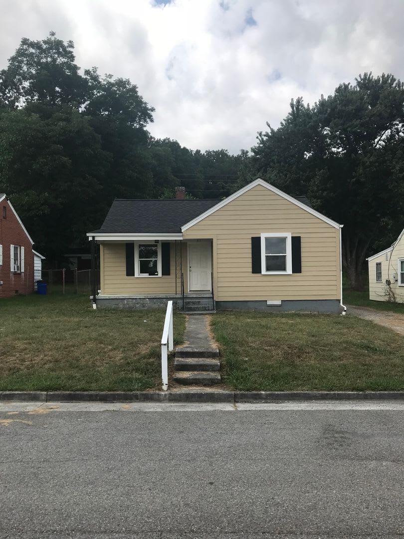 Beautiful Four Bedroom Two Bath Home being renovated and available soon in Radford – photo 2