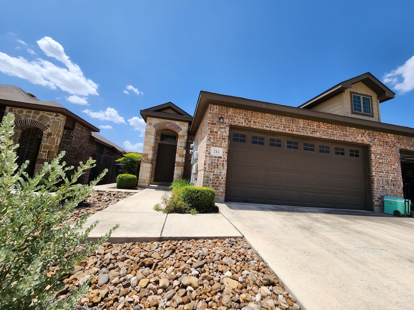 Single story duplex near Near Creekside Shopping + Entertainment! / Fenced in Backyard/ CISD – photo 3