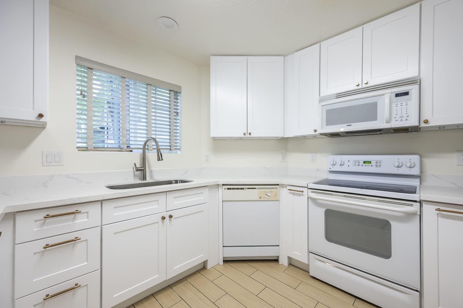 1466 W Brunello Dr – photo 4