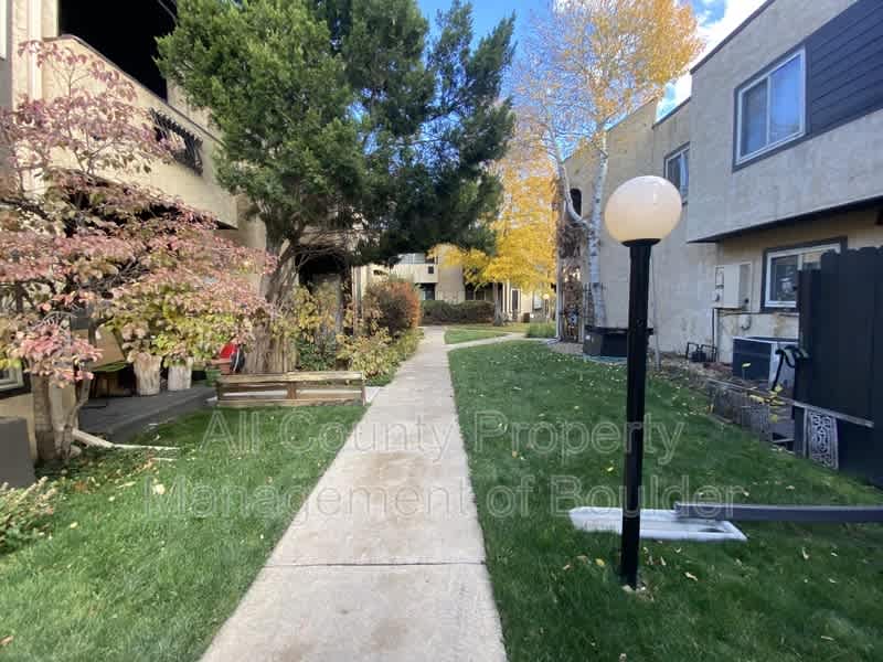 2982 Shady Hollow West – photo 3