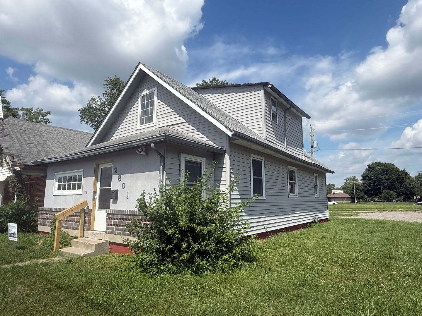 New Listing! 3 Bdrm/1.5 Bath – photo 2