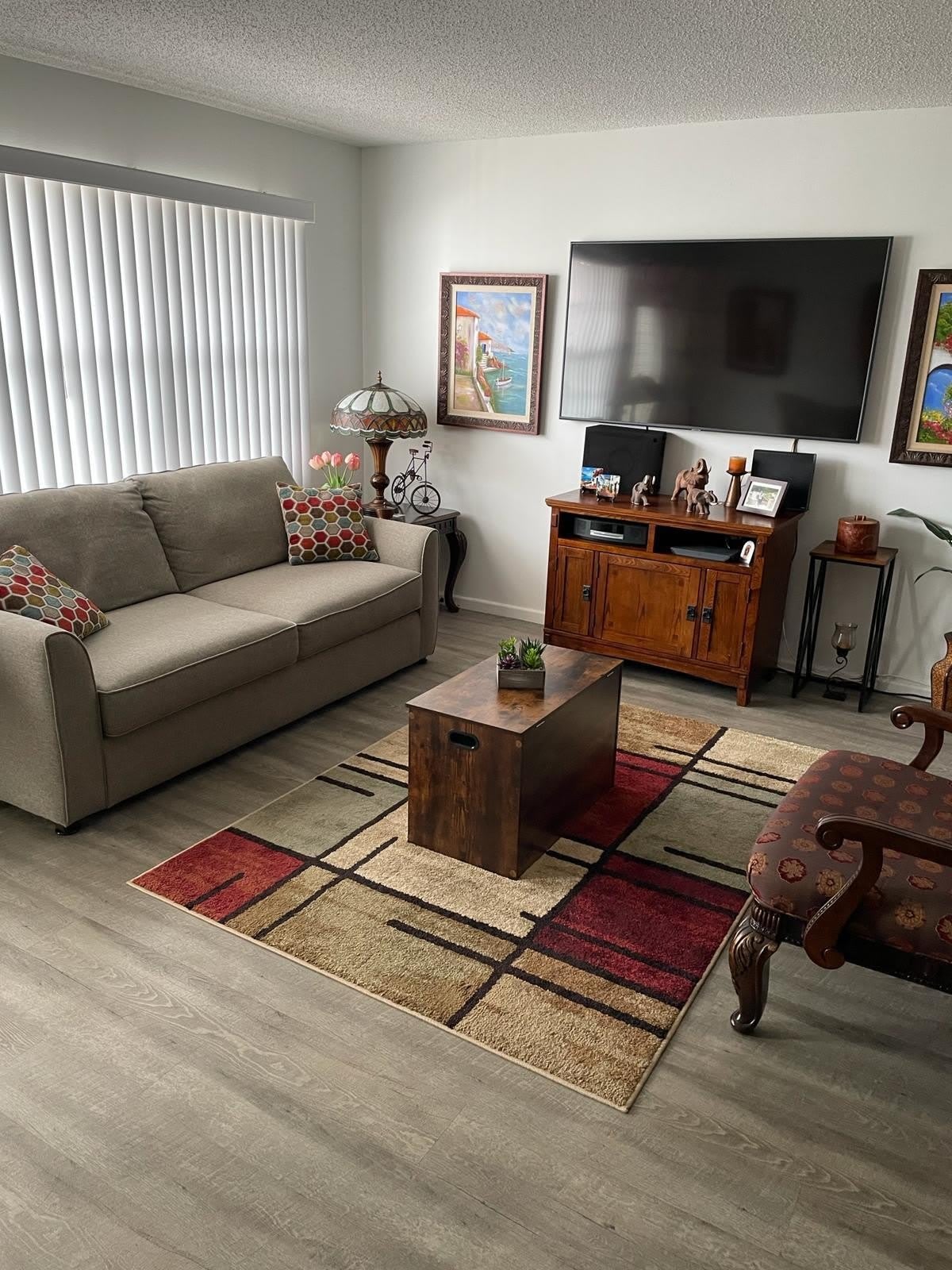 2052 Cornwall C – photo 1
