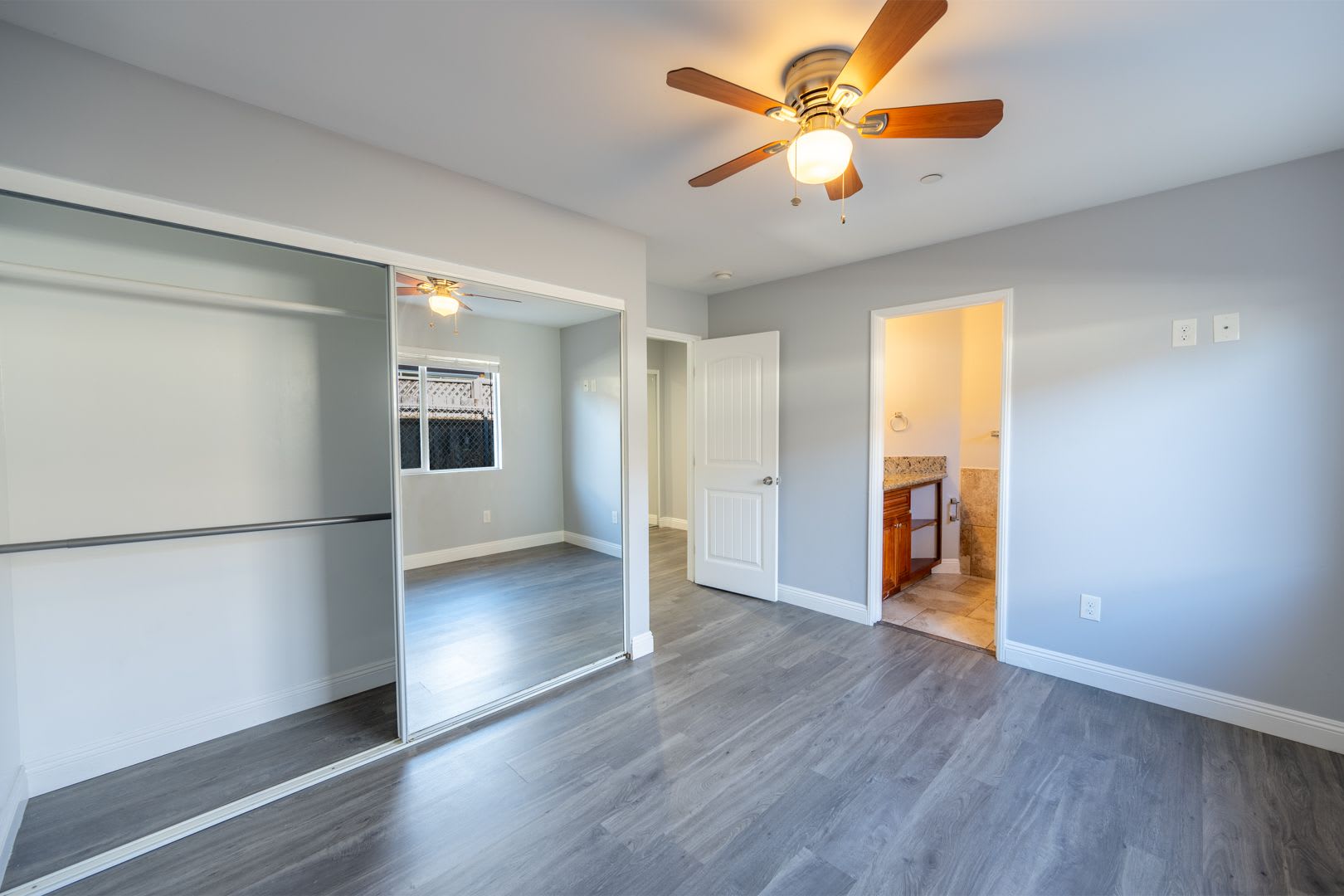 Large 3bd/2ba Detached House with Garage and AC! – photo 5