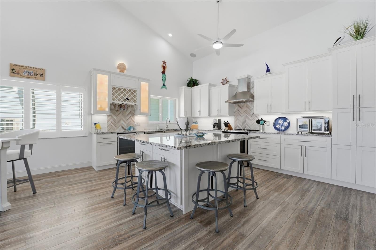 220 MOCKINGBIRD Street – photo 5