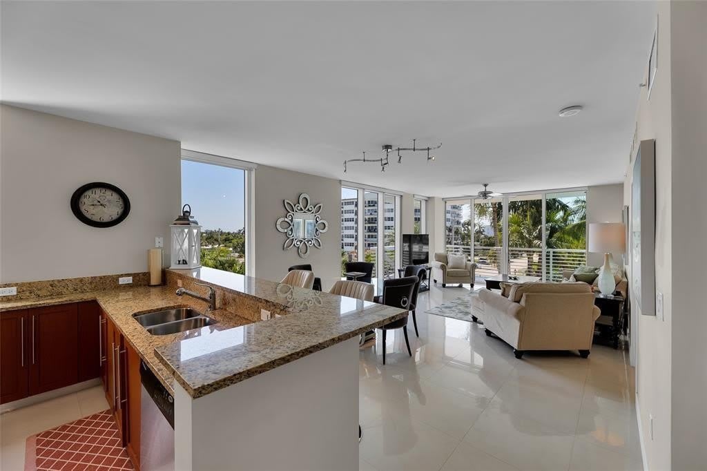 2821 N Ocean Boulevard – photo 2