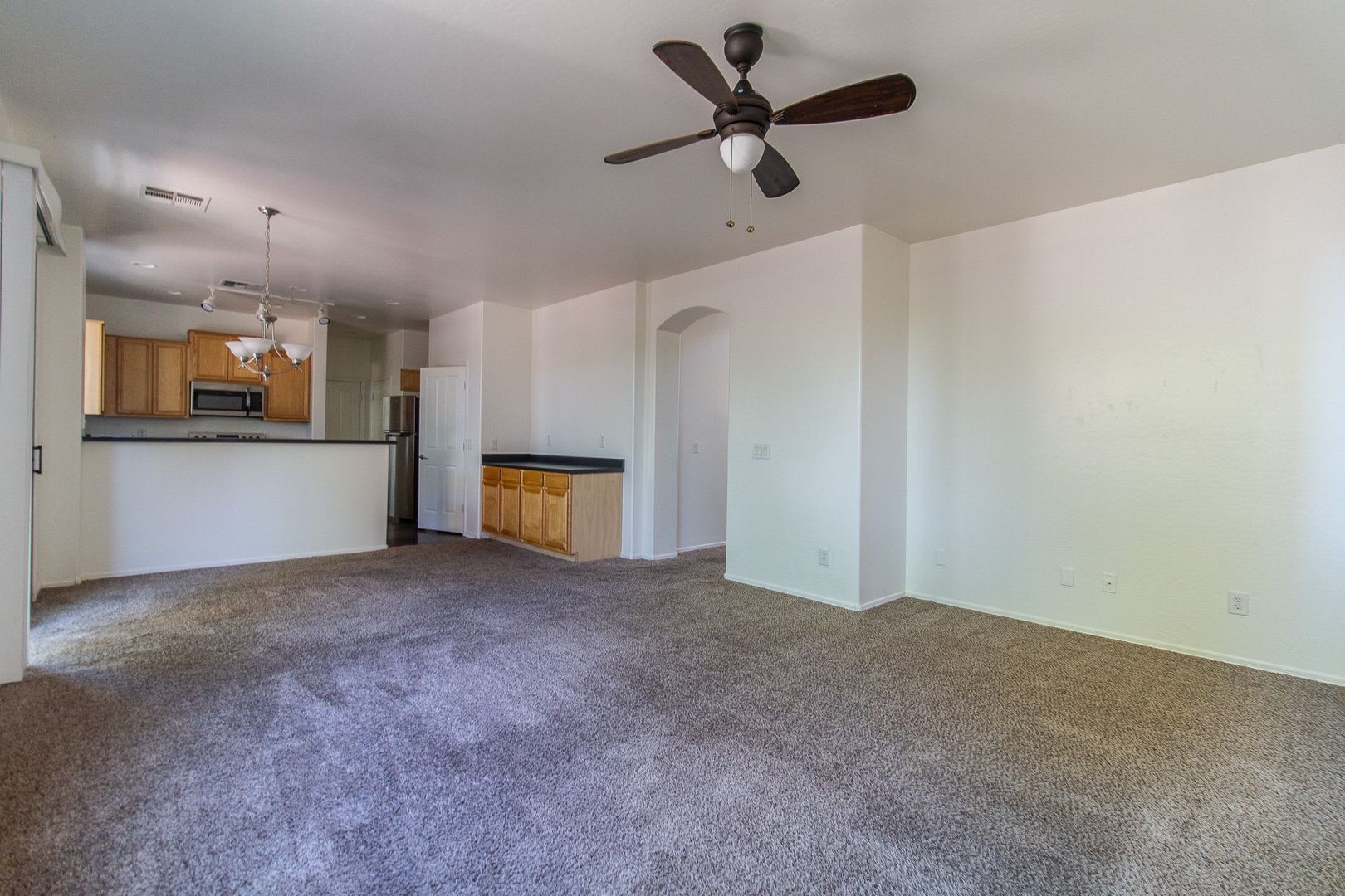 Beautiful 3-Bedroom Home in Cooley Station! – photo 5