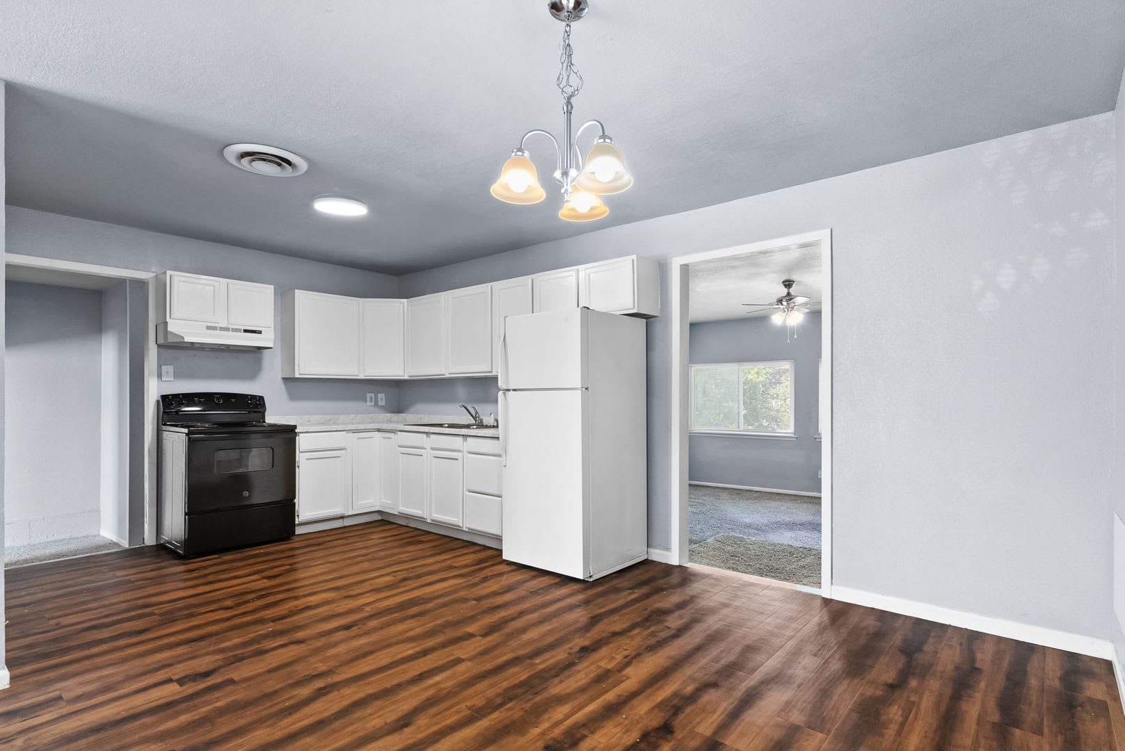 2709 Hillside Dr – photo 4