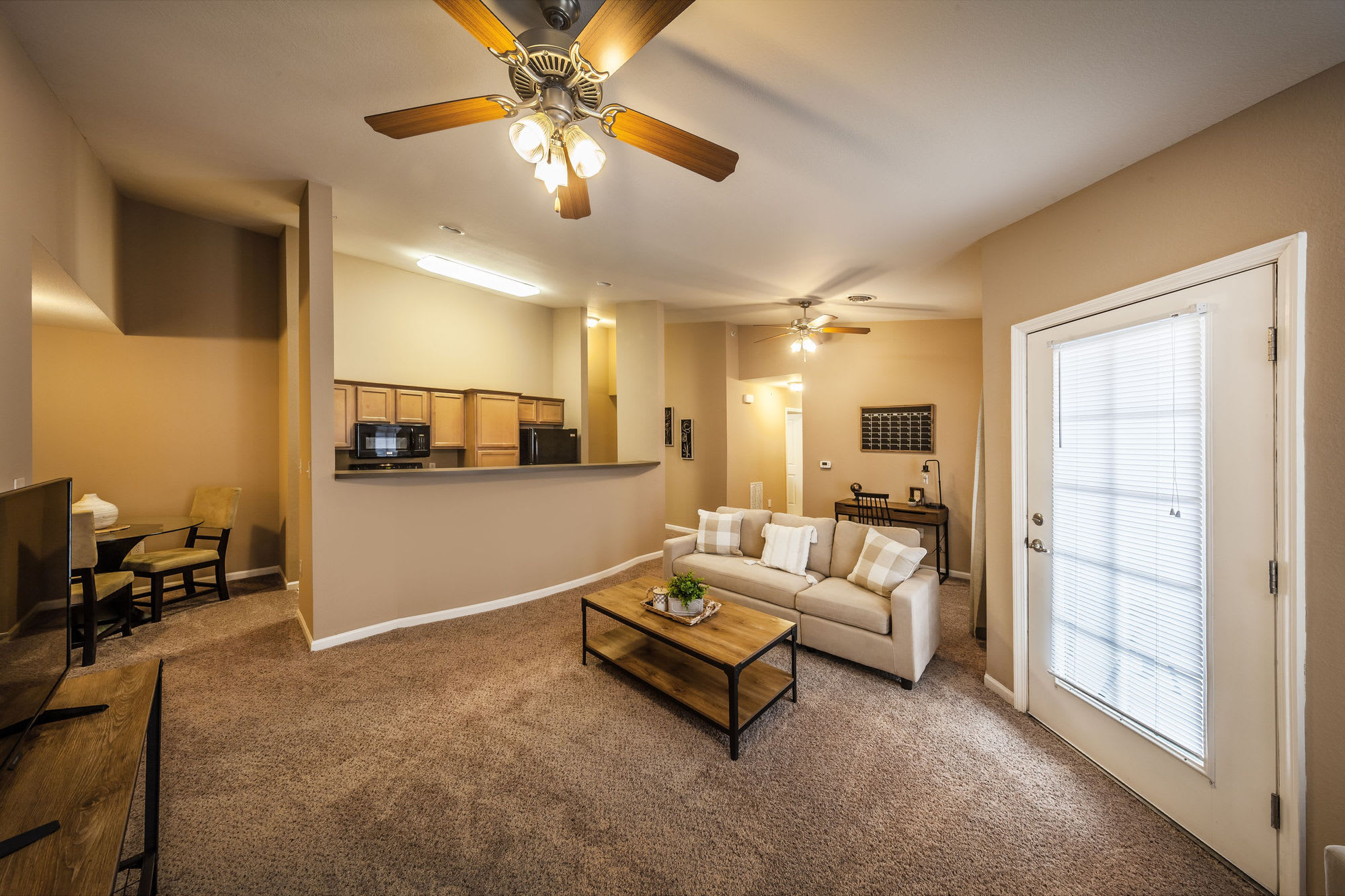 Qualified Applicants Receive 50 Off Their Security Deposit At Move In – photo 1