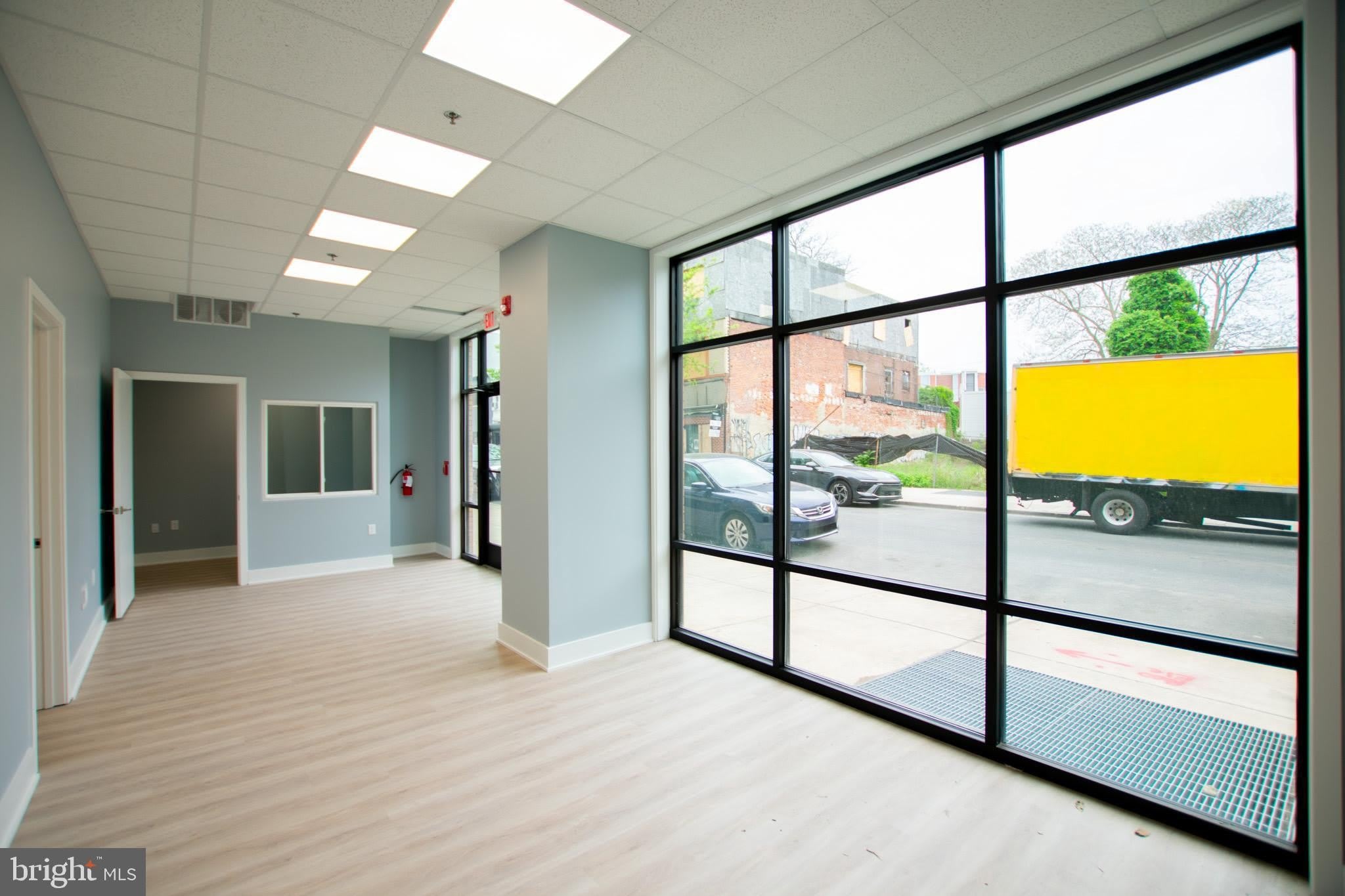 1420 POINT BREEZE Avenue – photo 1
