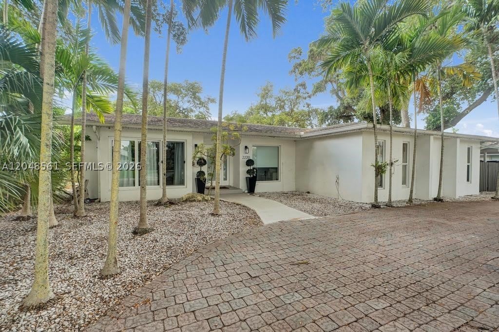 2220 Ne 204Th St – photo 1