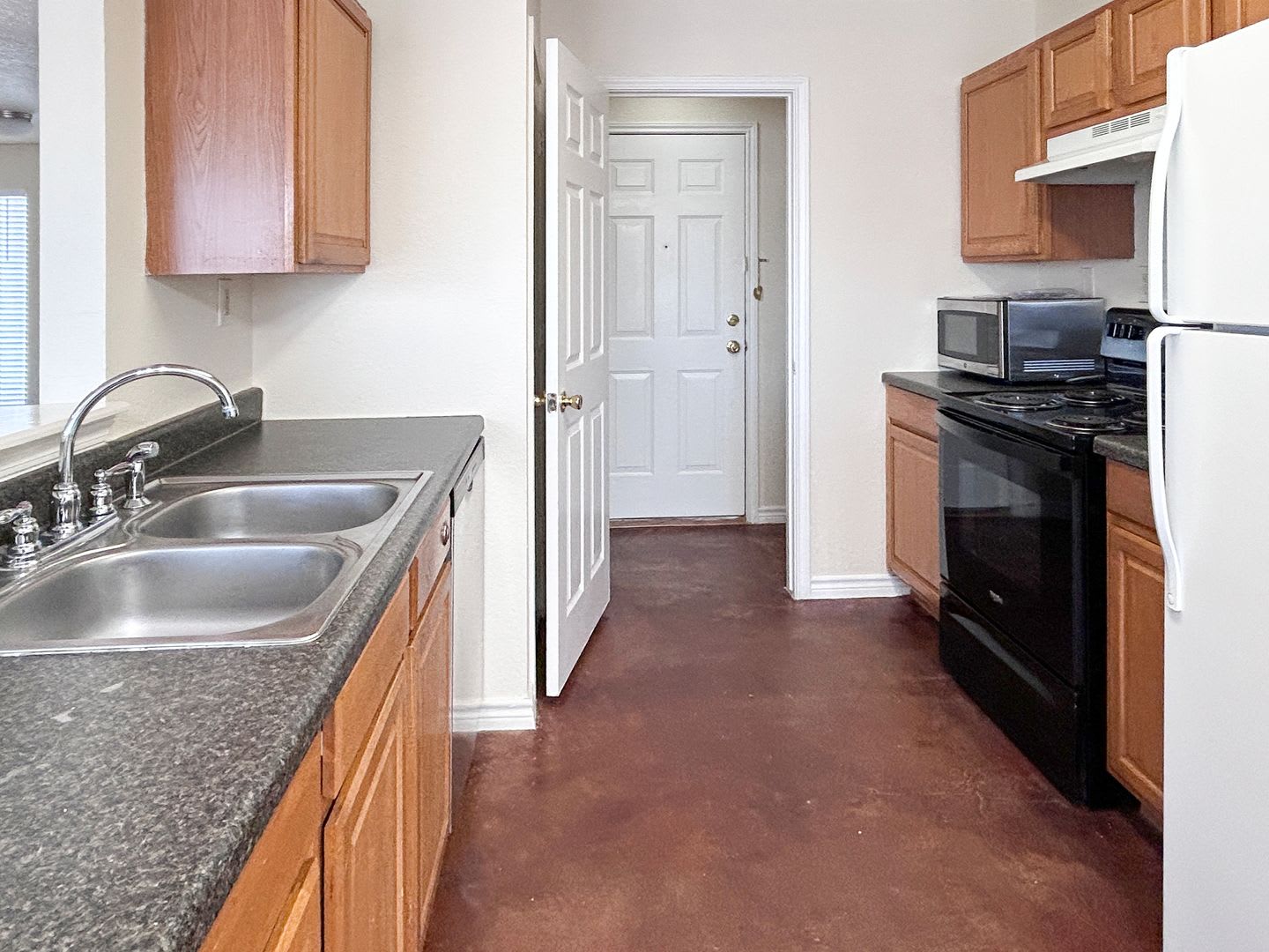 Charming Duplex with a Touch of Country Charm – photo 5