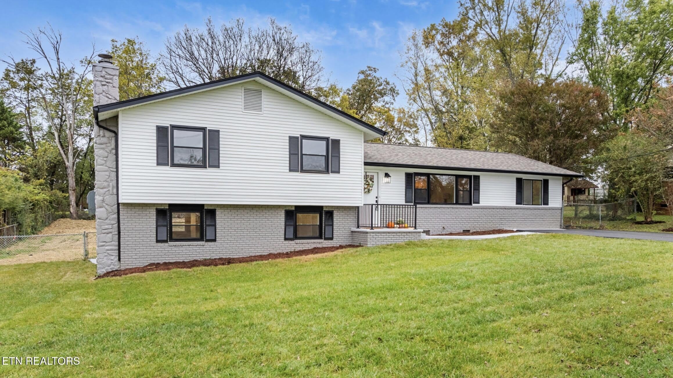6741 Heatherbrook Drive – photo 2