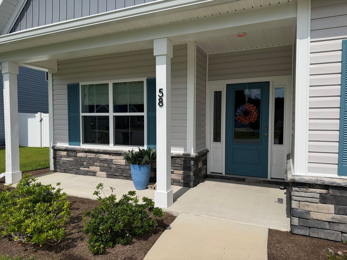 Beautiful Home in Hearthstone Lakes – photo 2