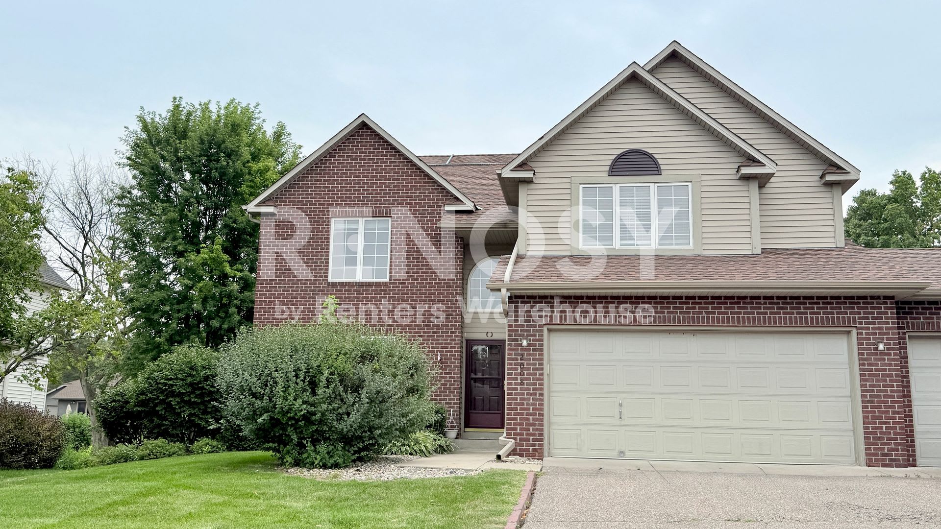 Executive Home Avail Now In Shakopee – photo 2
