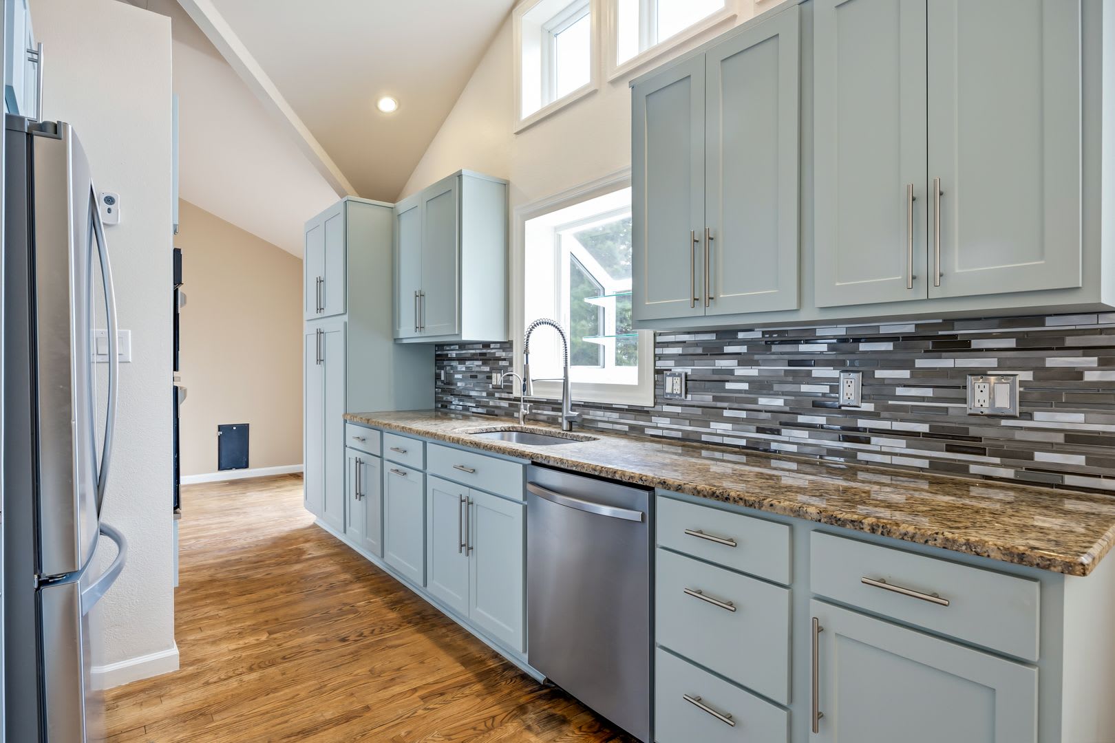 Beautifully Remodeled 4-Bedroom Home with Huge Backyard, New Deck &amp; Views – photo 3