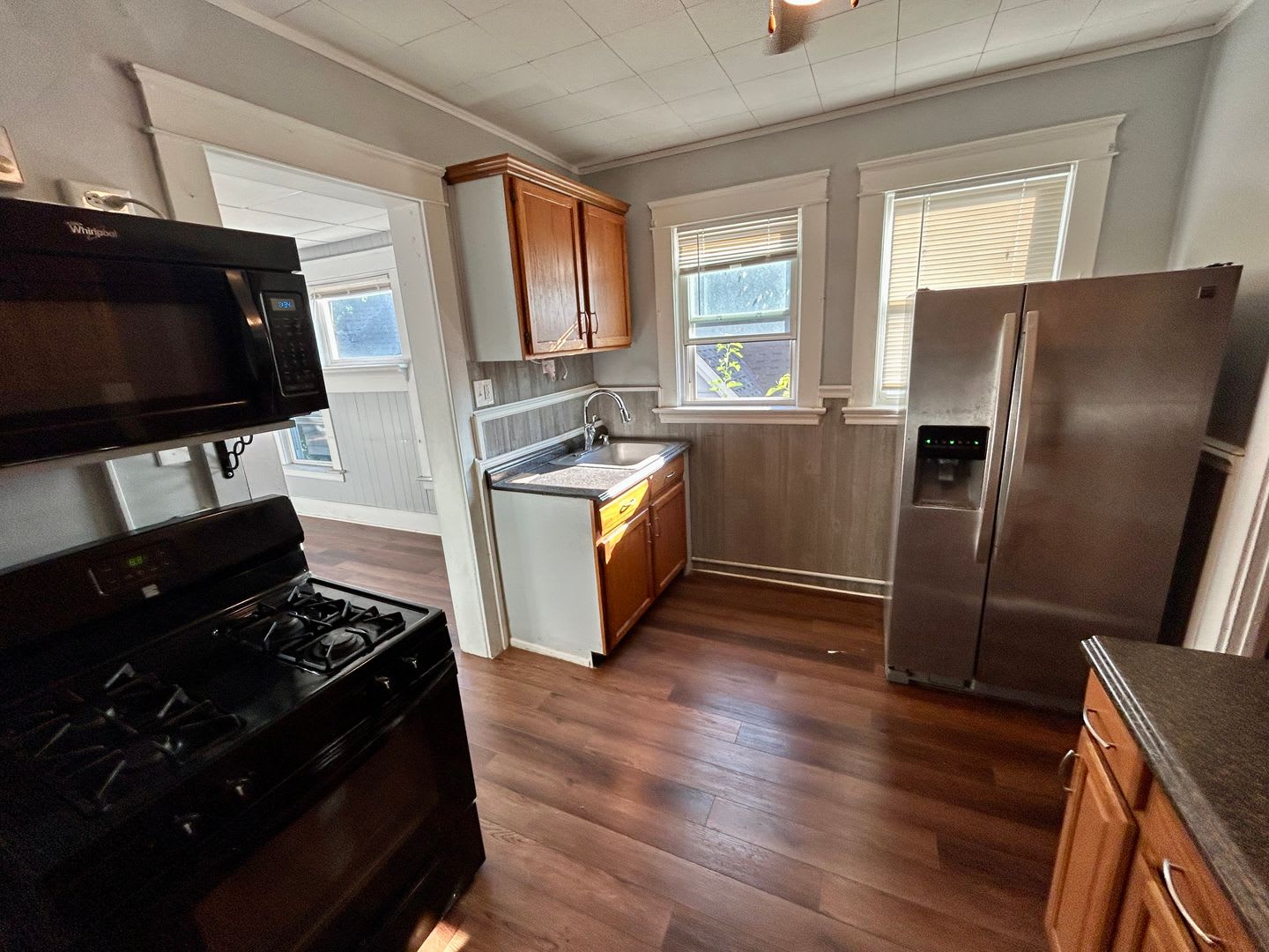 Bright 2 Bed 1 Bath Apartment – photo 1