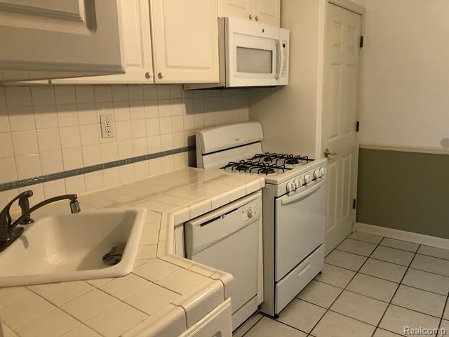 16811 Beech Daly Road – photo 5