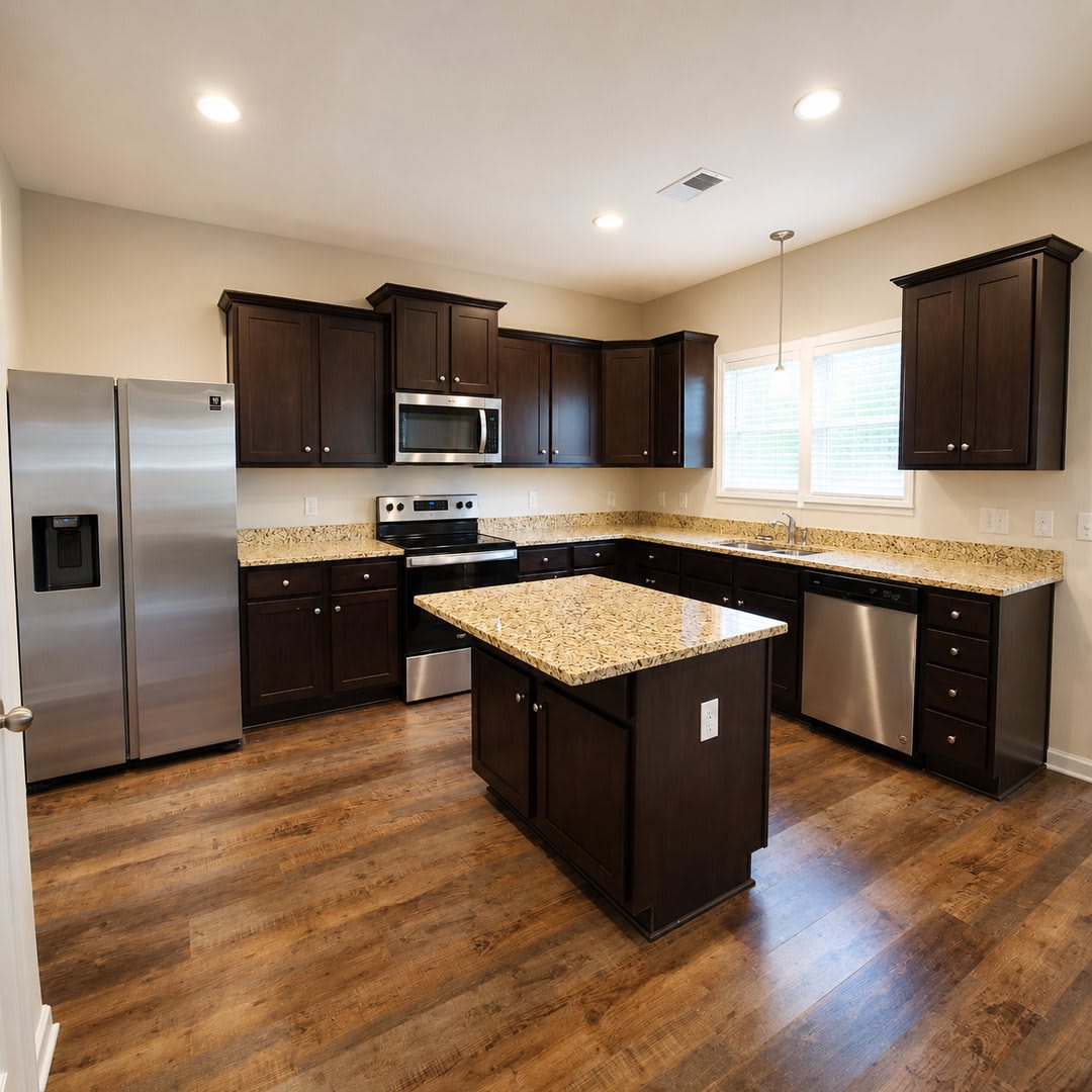 4BR Home with Community Pool! **Military Special!** – photo 5