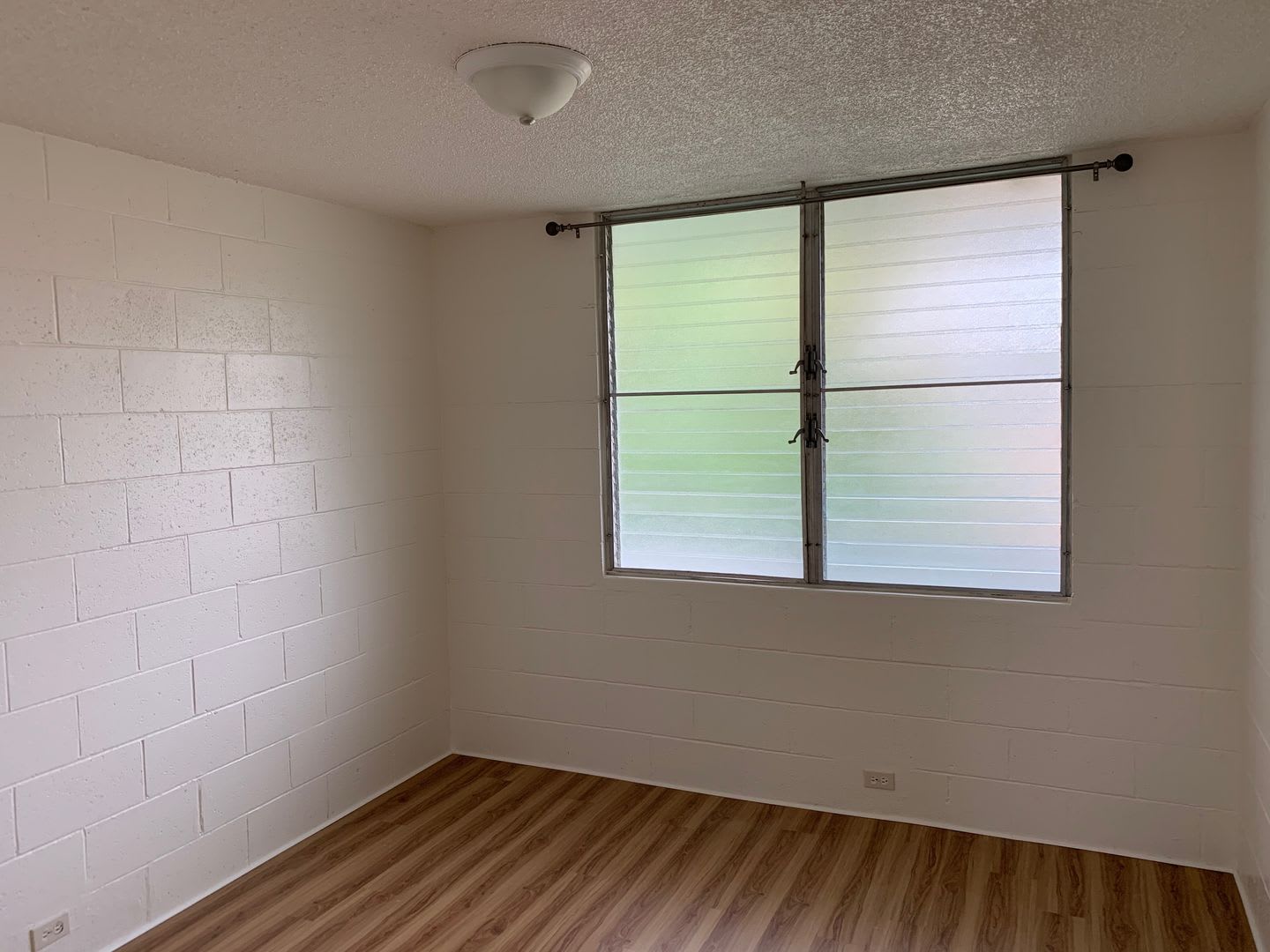 2 Bedroom 1 Bath Apartment on Pensacola Street – photo 4
