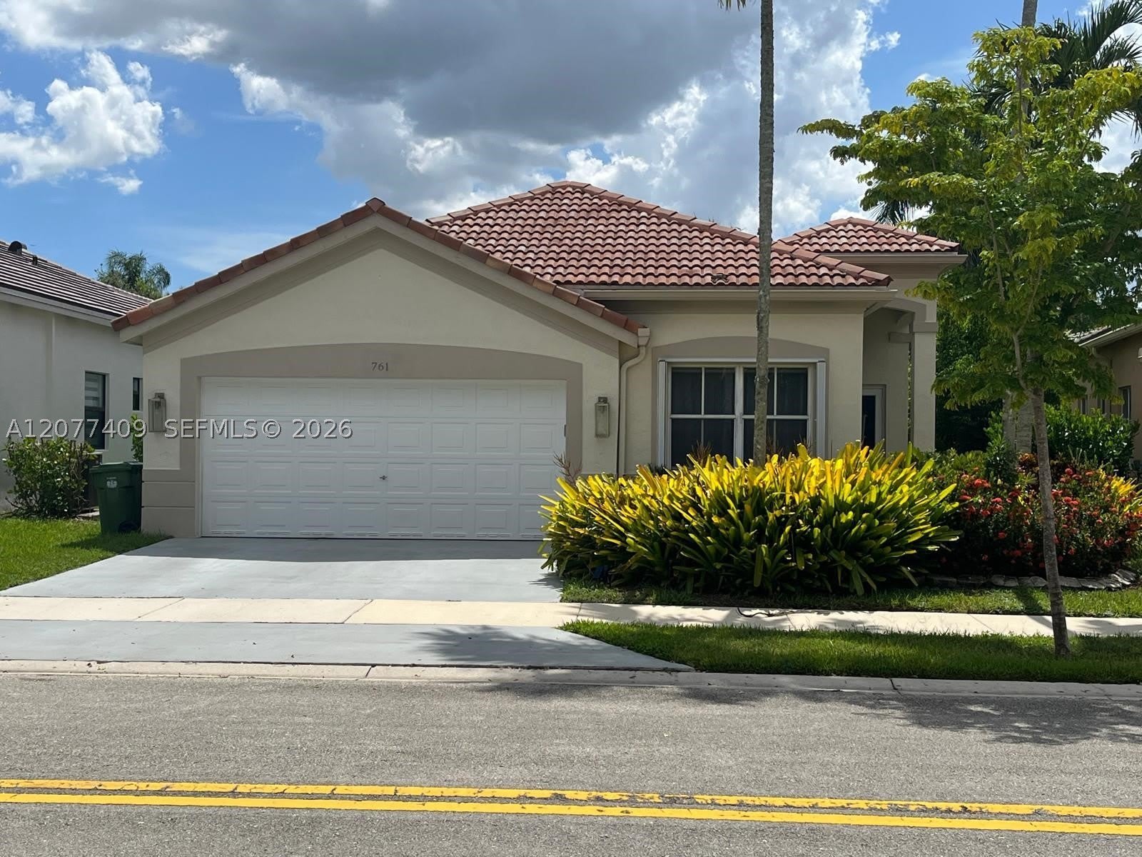 761 Tanglewood Cir – photo 2