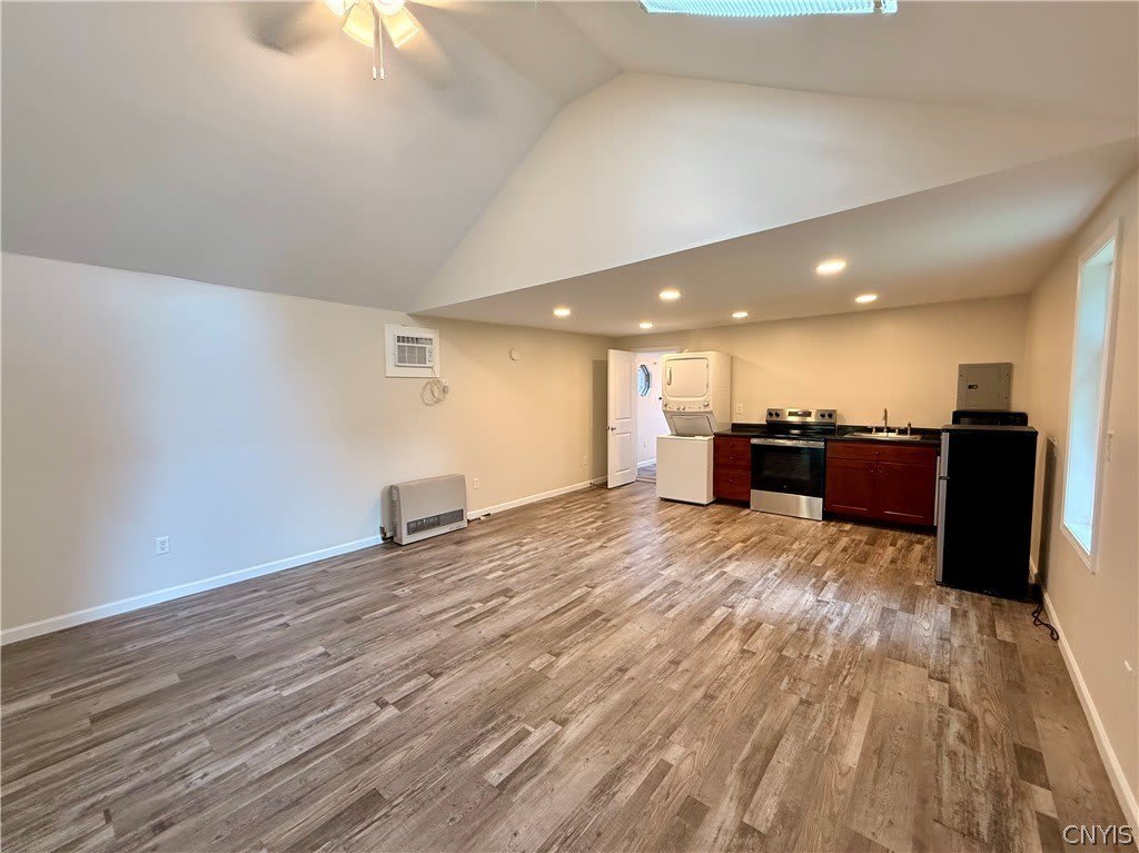 35 1/2 Elm Street – photo 3