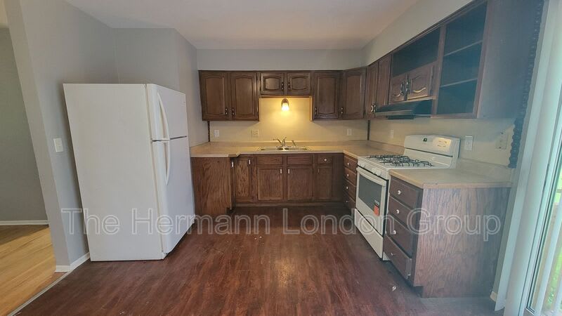 800 Laredo Avenue – photo 5