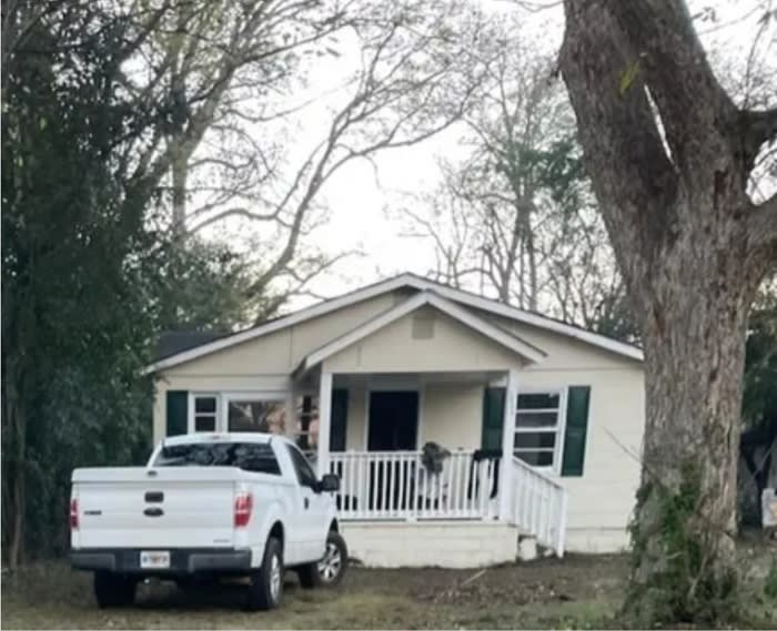 3834 Mercer Street – photo 1