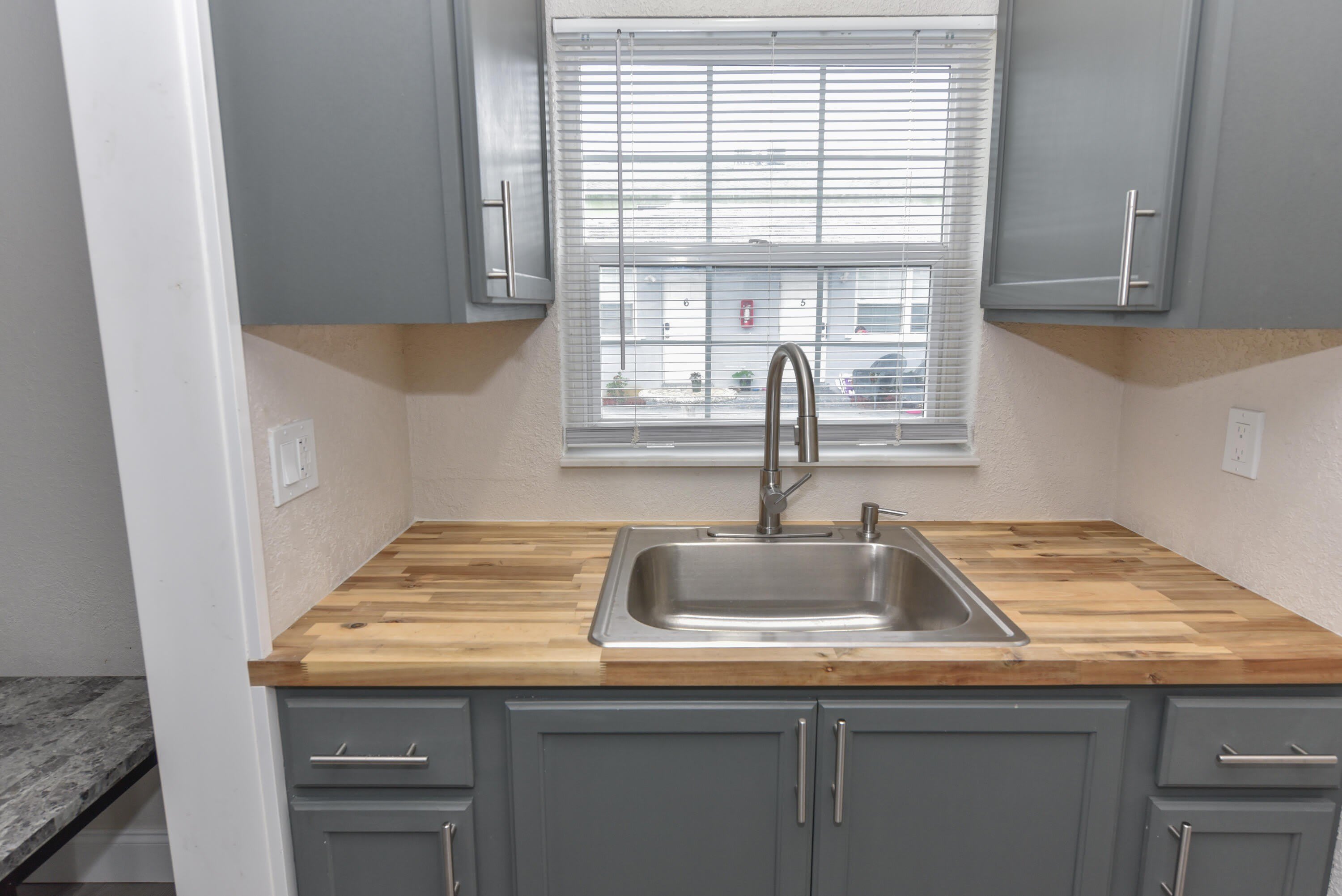 1001 S Federal Highway – photo 4