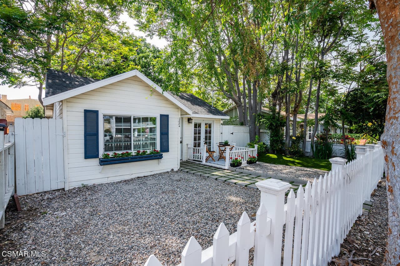 2884 Crescent Way – photo 4