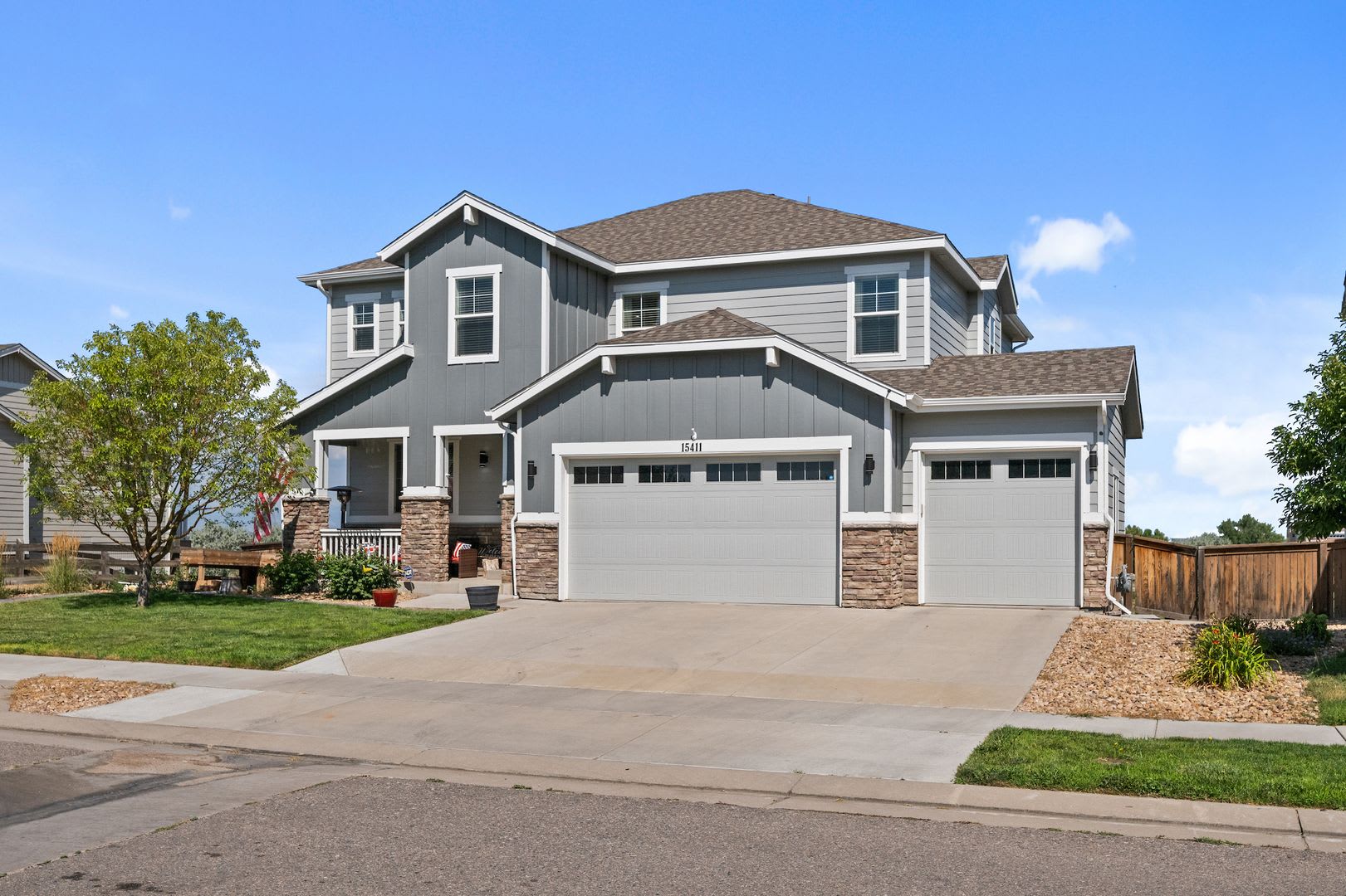Gorgeous home with spectacular Front Range views! – photo 1