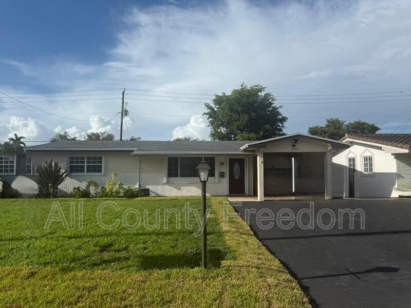 8260 NW 16th St. – photo 1