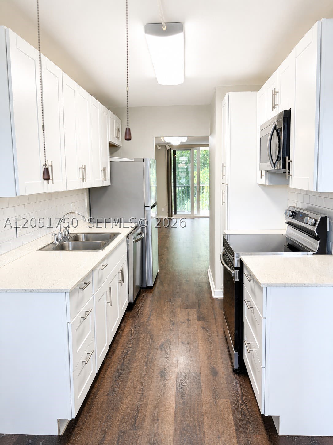 250 Jacaranda Dr – photo 3