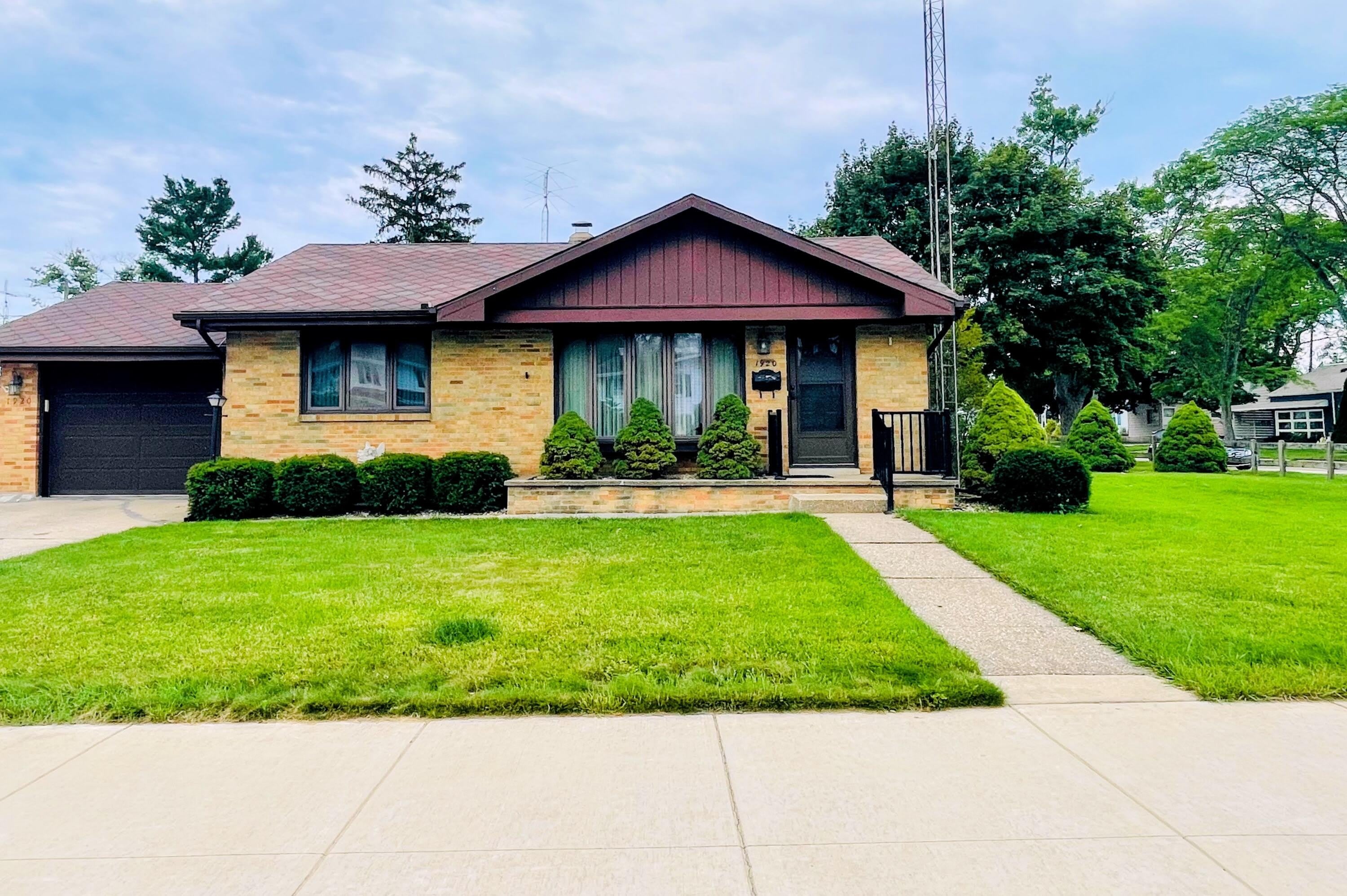 1920 Langley Avenue – photo 2