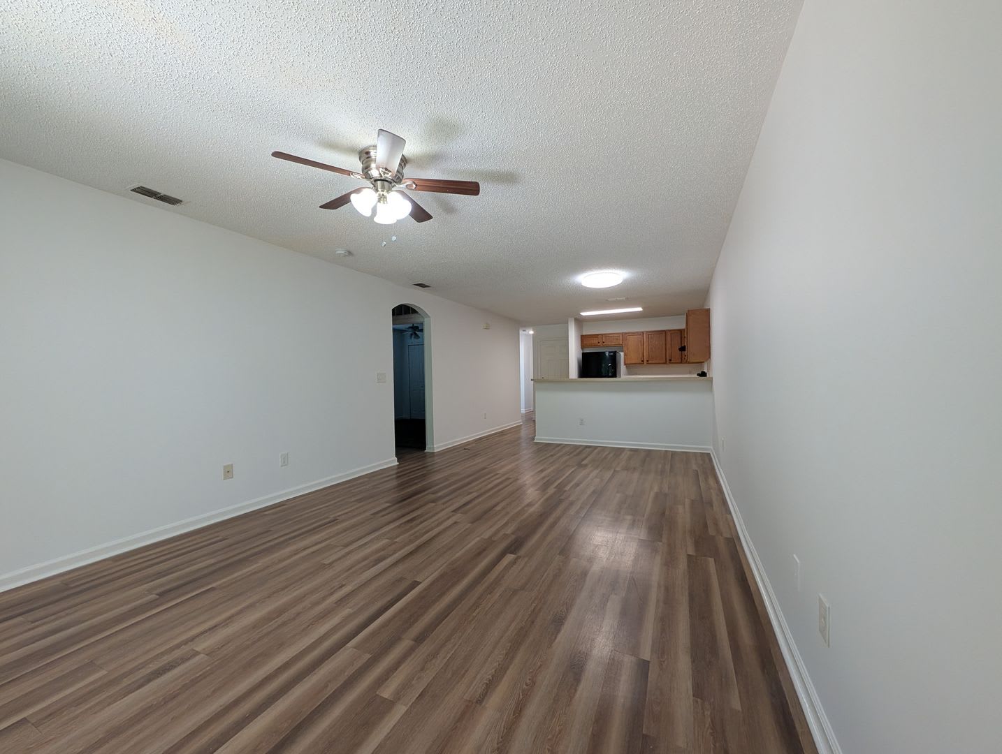 Special For This 3 2 Duplex On 12 Month Lease Currently Waiving Administrative Fees Of 250 If Apply Approved And Move In By End Of The September Ready For Immediate Move In – photo 5