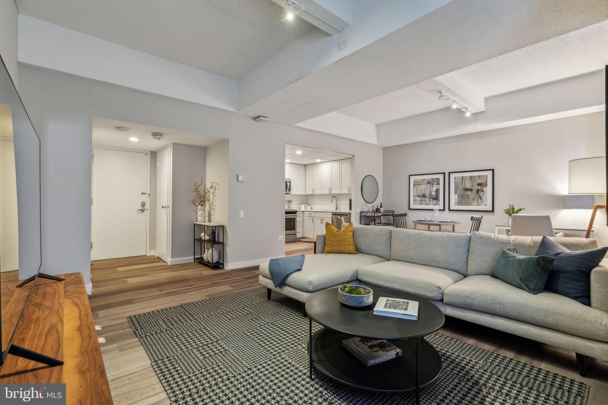 875 SANSOM STREET – photo 2