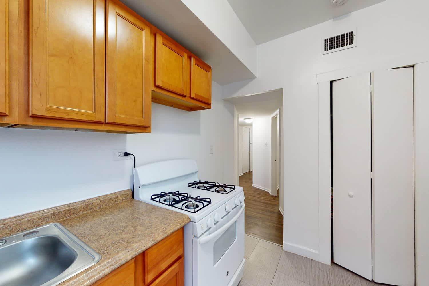 925 East 46th Street – photo 2